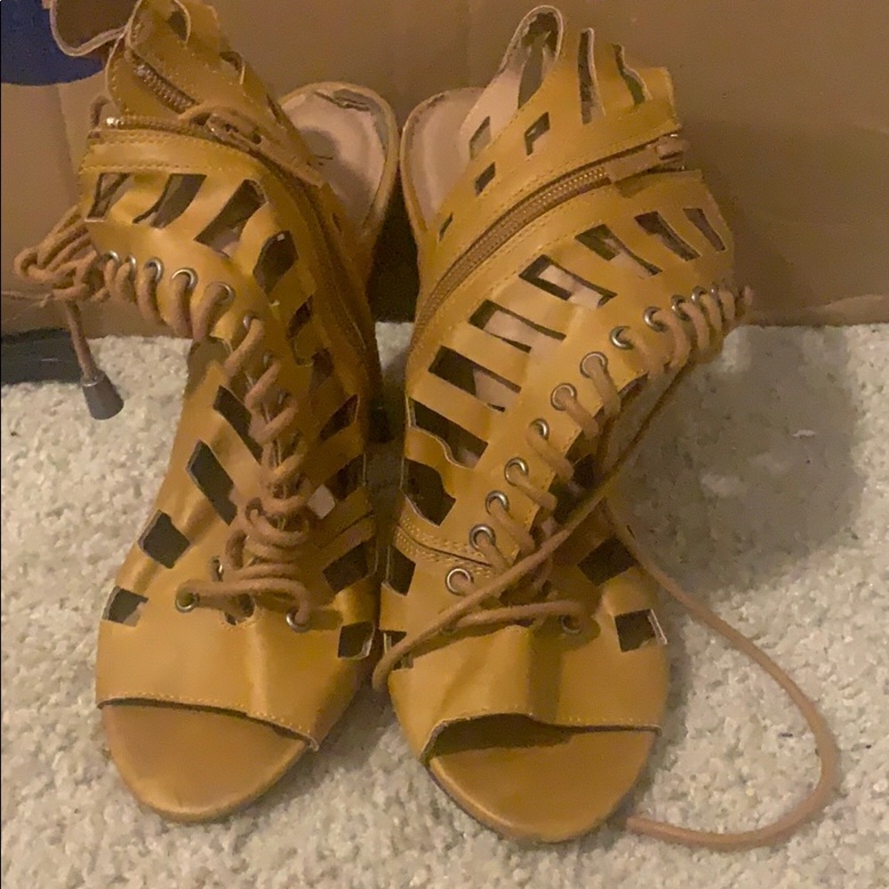 Tan shoe